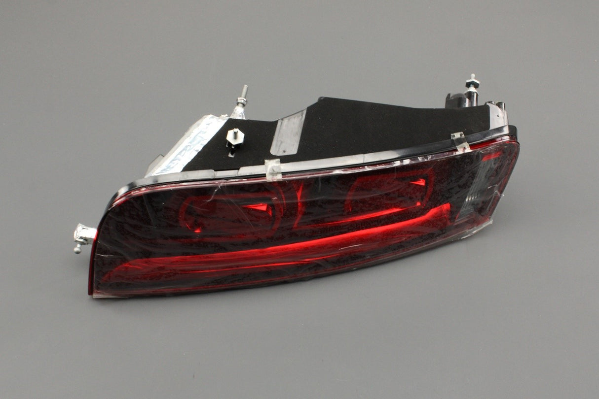 Audi R8 2007-12 rear tail light unit (right) 420945096F