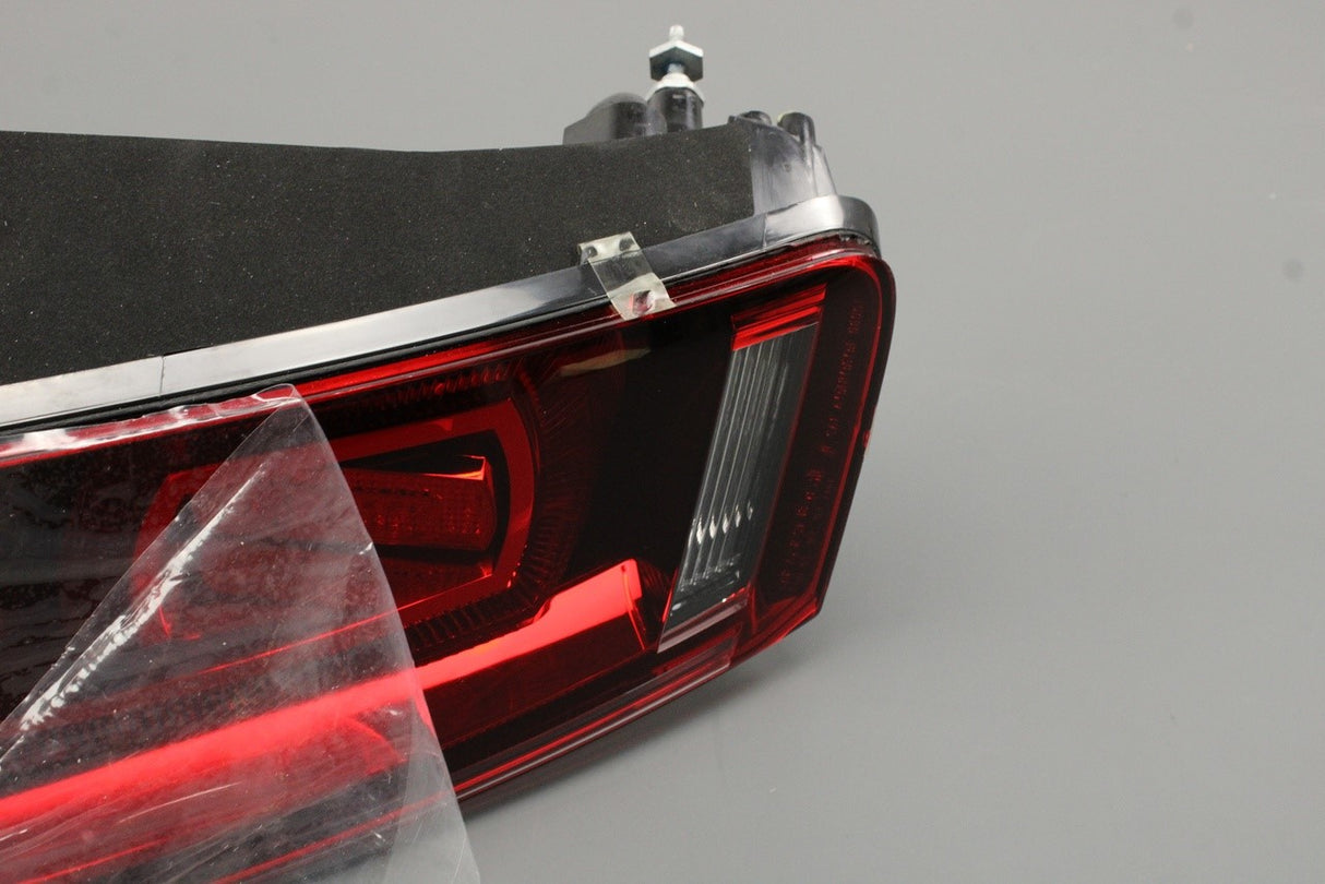 Audi R8 2007-12 rear tail light unit (right) 420945096F