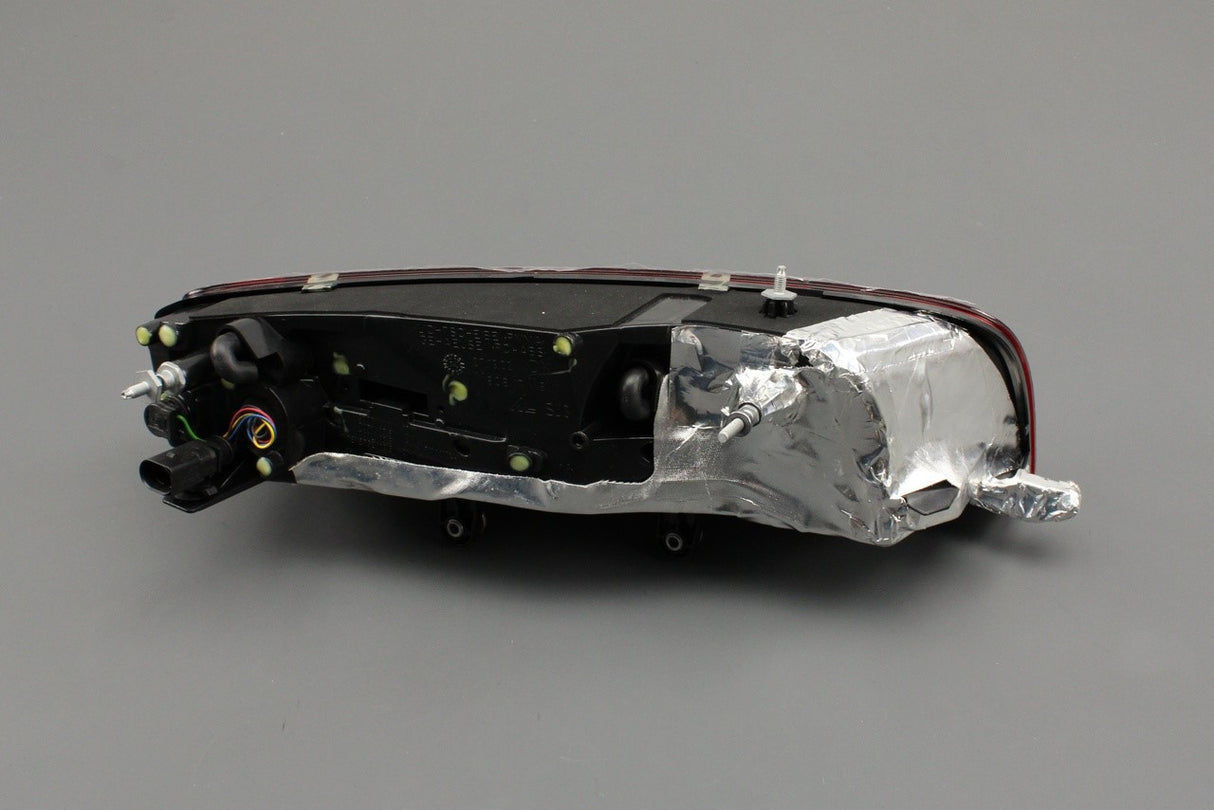 Audi R8 2007-12 rear tail light unit (right) 420945096F