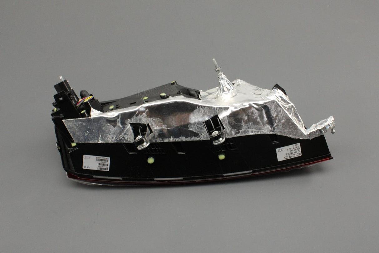 Audi R8 2007-12 rear tail light unit (right) 420945096F