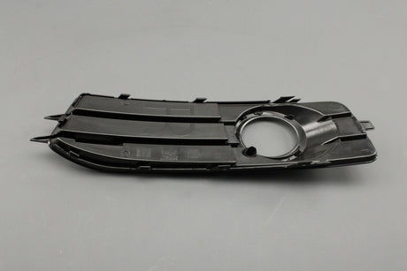 Audi A3 8P 2009-13 front lower fog light grille (right) 8P0807682F ZDE
