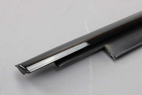 Audi Q5 SQ5 2013-17 outer door seal black (right, front) 8R0853284H T94