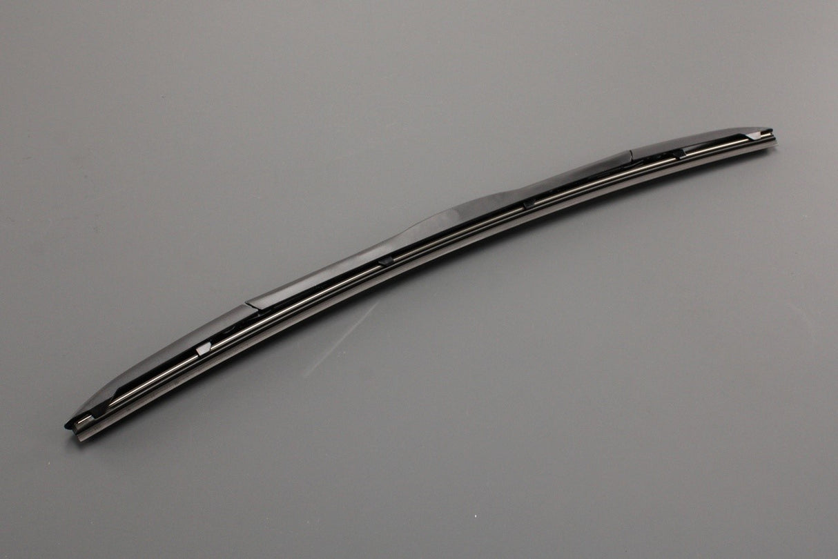 Toyota Fortuner 20-on Hilux 15-on front wiper blade (left) 85222-71010
