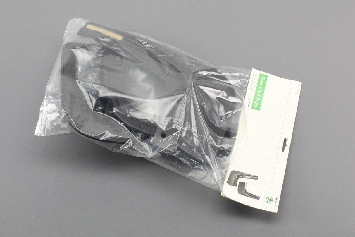 Skoda Rapid 2013-2019 accessory mud flaps set (rear) 5JA071101A