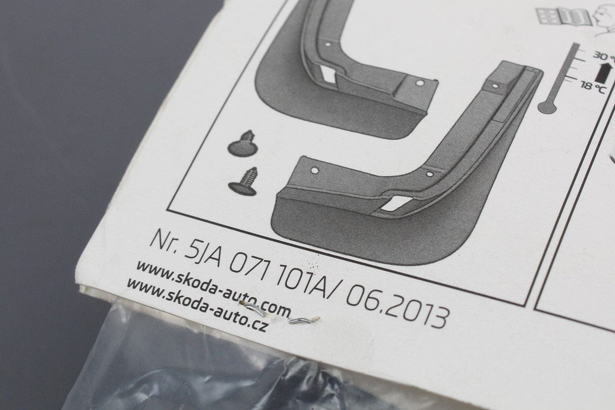 Skoda Rapid 2013-2019 accessory mud flaps set (rear) 5JA071101A