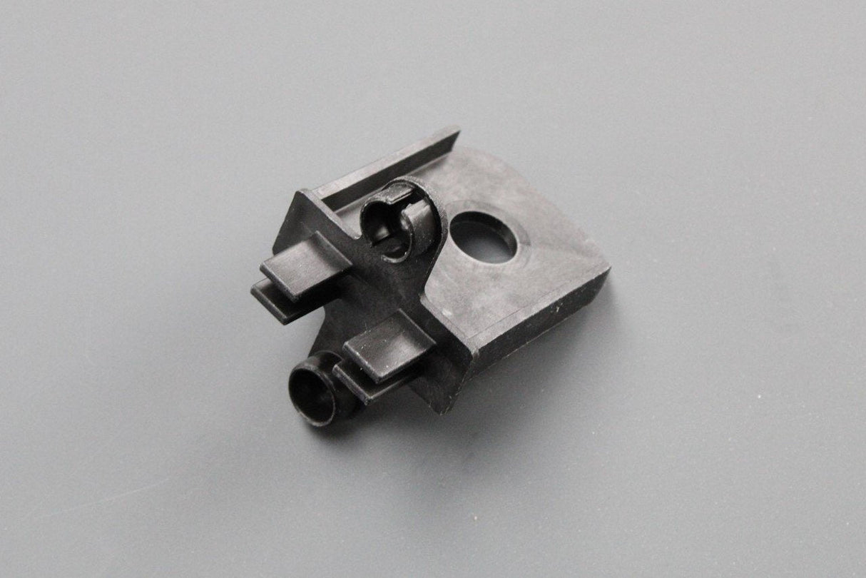 Skoda Yeti 2010-18 headlight securing mount bracket (lower) 5L0998225