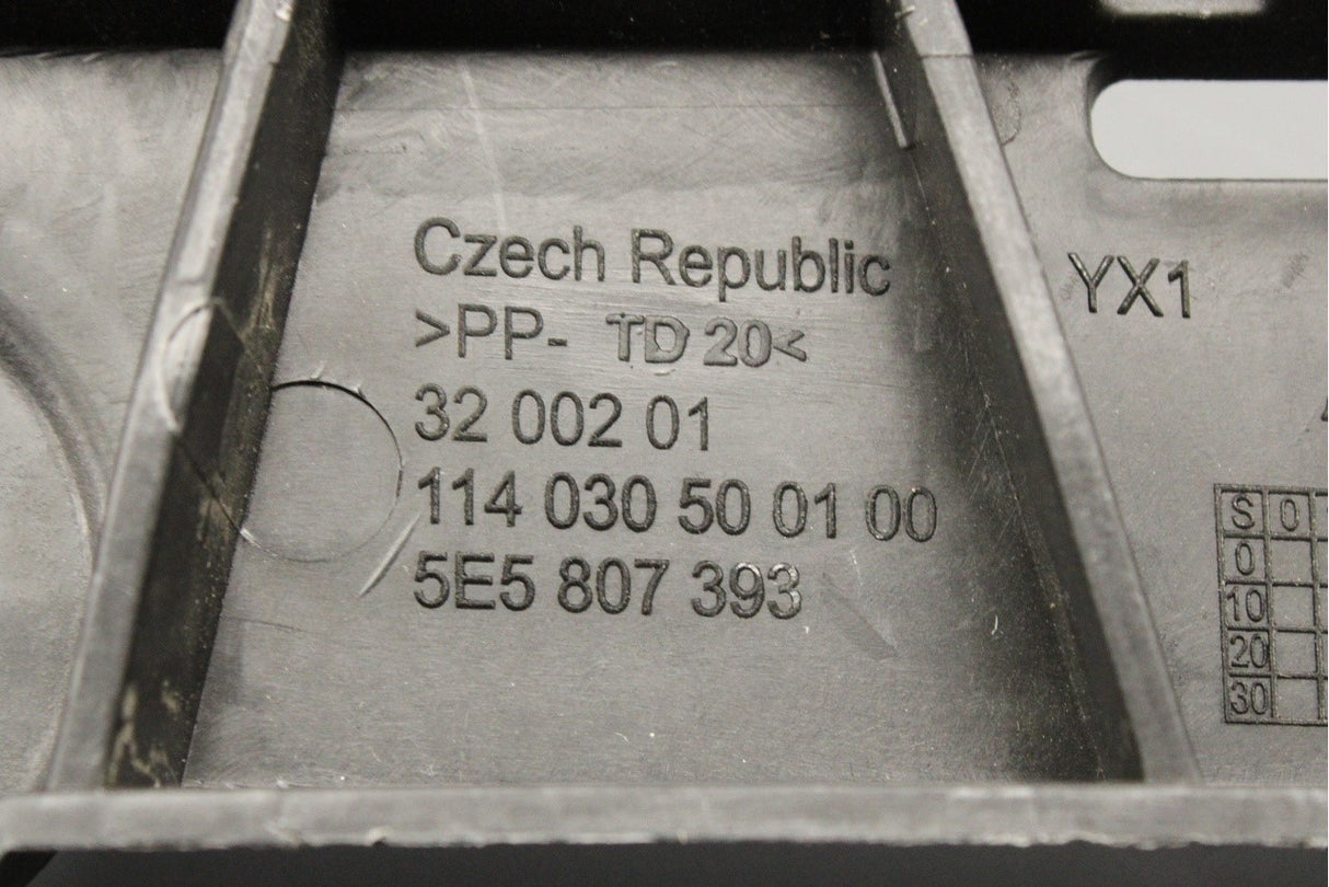 Skoda Octavia Saloon 5E 2014-2020 rear bumper bracket (left) 5E5807393