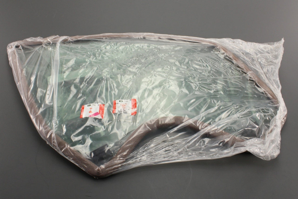 Jaguar I-Pace 2018-on door window glass (front right) T4K16294