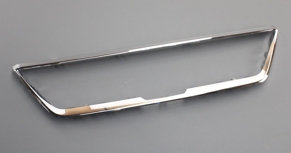 SEAT Ibiza 18-on front grille chrome surround trim frame 6F0854643B 2ZZ