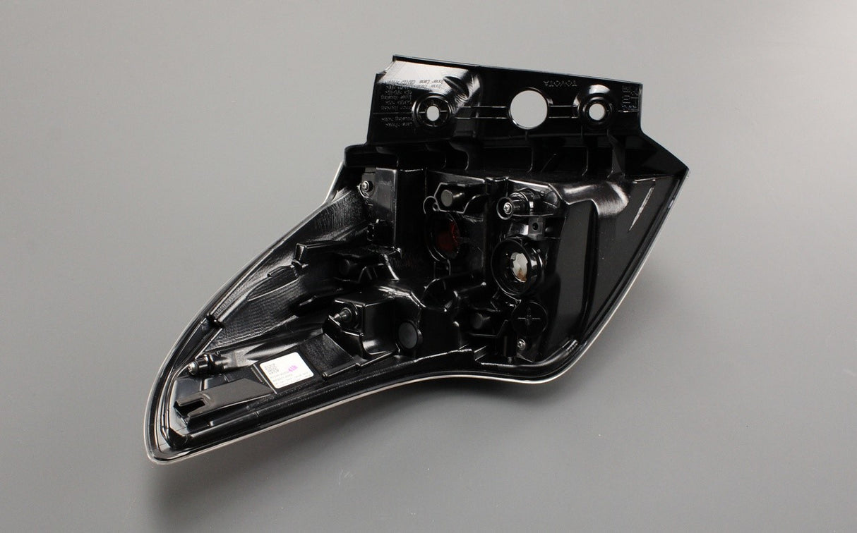 Toyota RAV4 2012-2019 rear tail light (right) 81551-42202