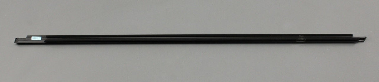 VW Tiguan 16-24 front outer window aperture seal (right) 5NA837476E VNH