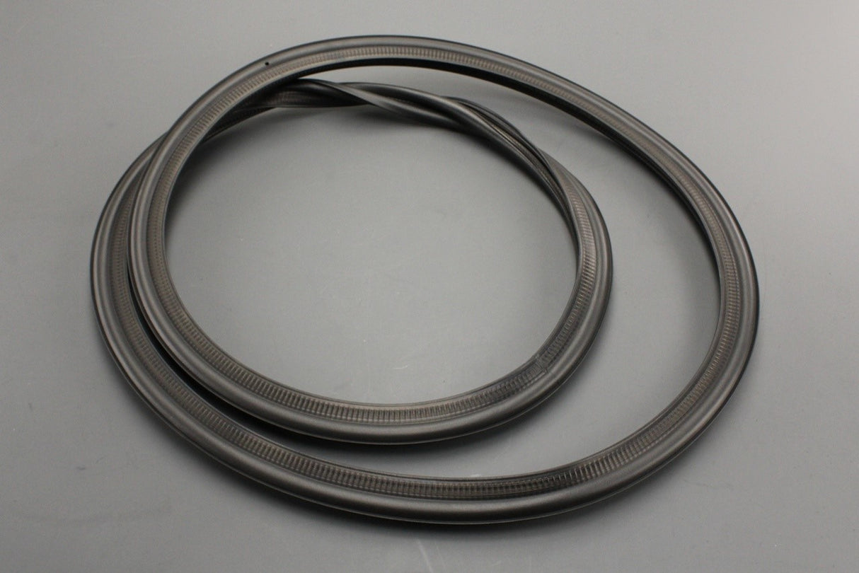 Jaguar XE boot lid tailgate seal (rear) T4N18777