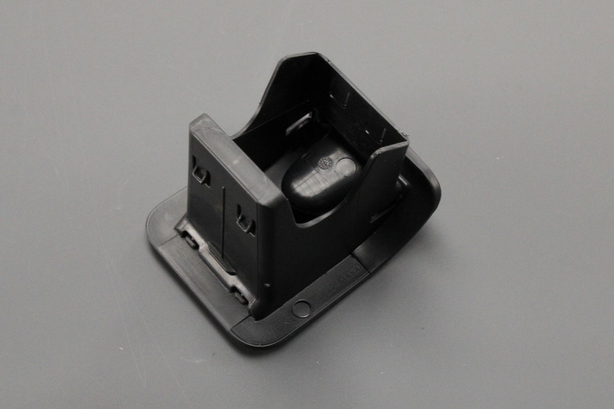 Toyota Yaris 20-on Yaris Cross 21-on isofix cover (x1) 73717-K0020-C0