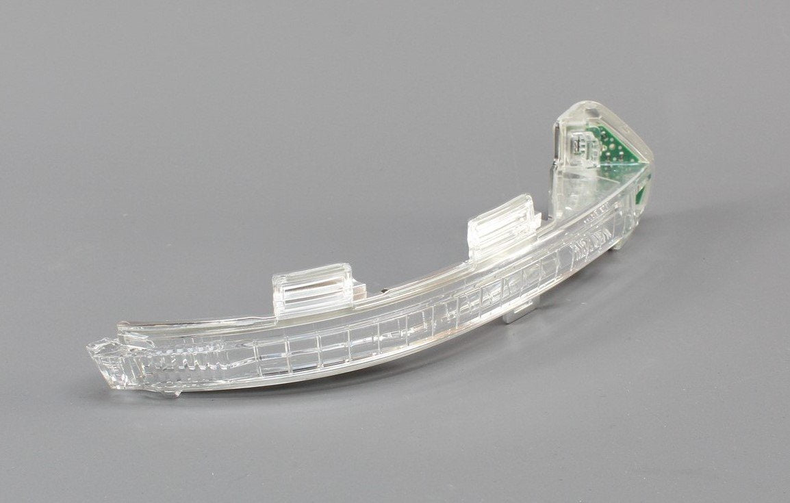 VW Passat B8 15-on Arteon right wing mirror indicator lens 3G0949102