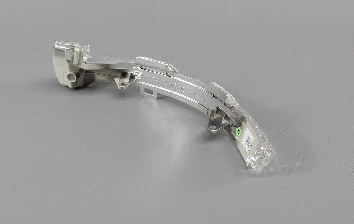 VW Passat B8 15-on Arteon right wing mirror indicator lens 3G0949102