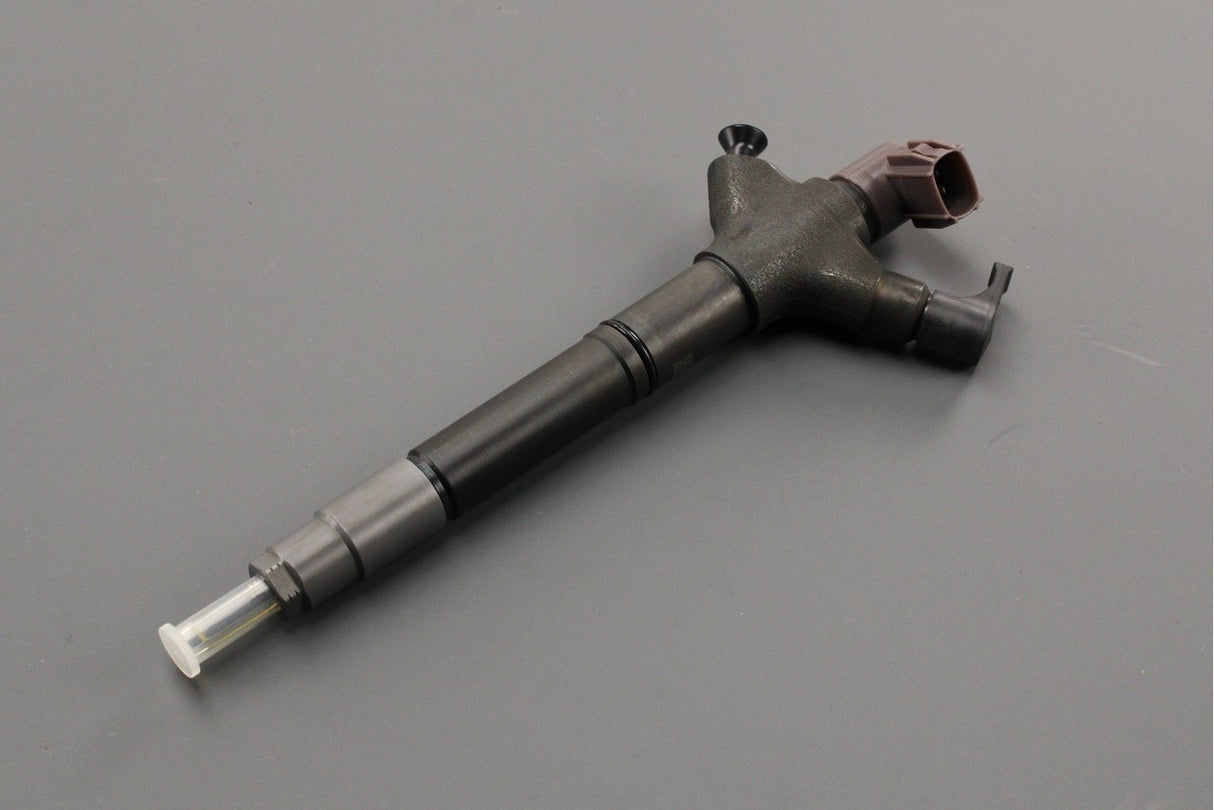 Toyota RAV4 Lexus IS250 2005-2019 diesel injector (2.2) 23670-29126-84
