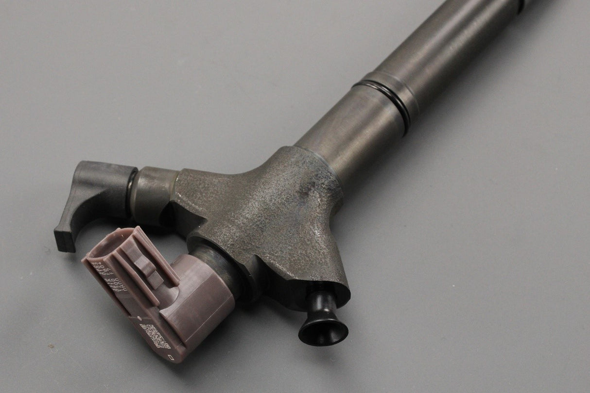 Toyota RAV4 Lexus IS250 2005-2019 diesel injector (2.2) 23670-29126-84