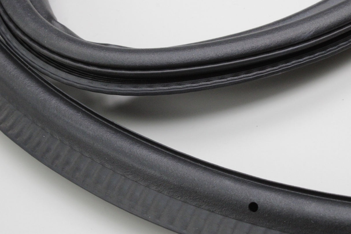 Skoda Fabia Estate 2015-2023 rear boot lid seal 6V9827705E