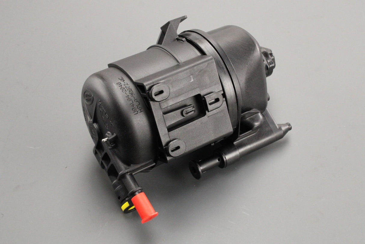Land Rover Discovery 5 2014-on fuel filter with bracket LR103234