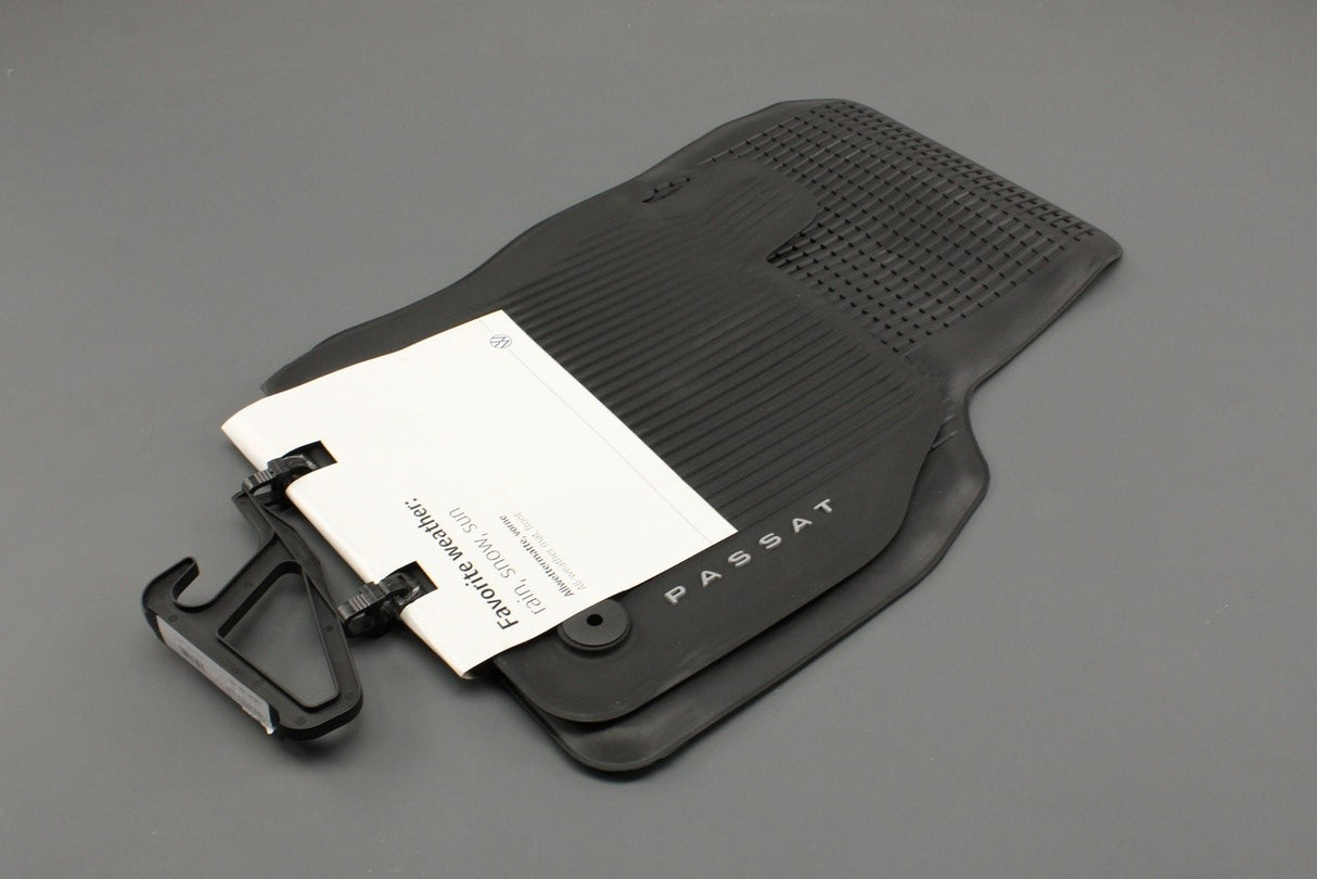 VW Passat 24-on RHD all weather rubber floor mats (front) 3J2061502 82V