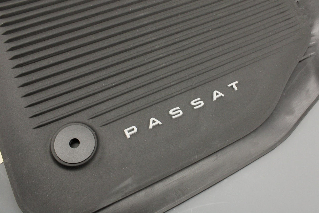 VW Passat 24-on RHD all weather rubber floor mats (front) 3J2061502 82V