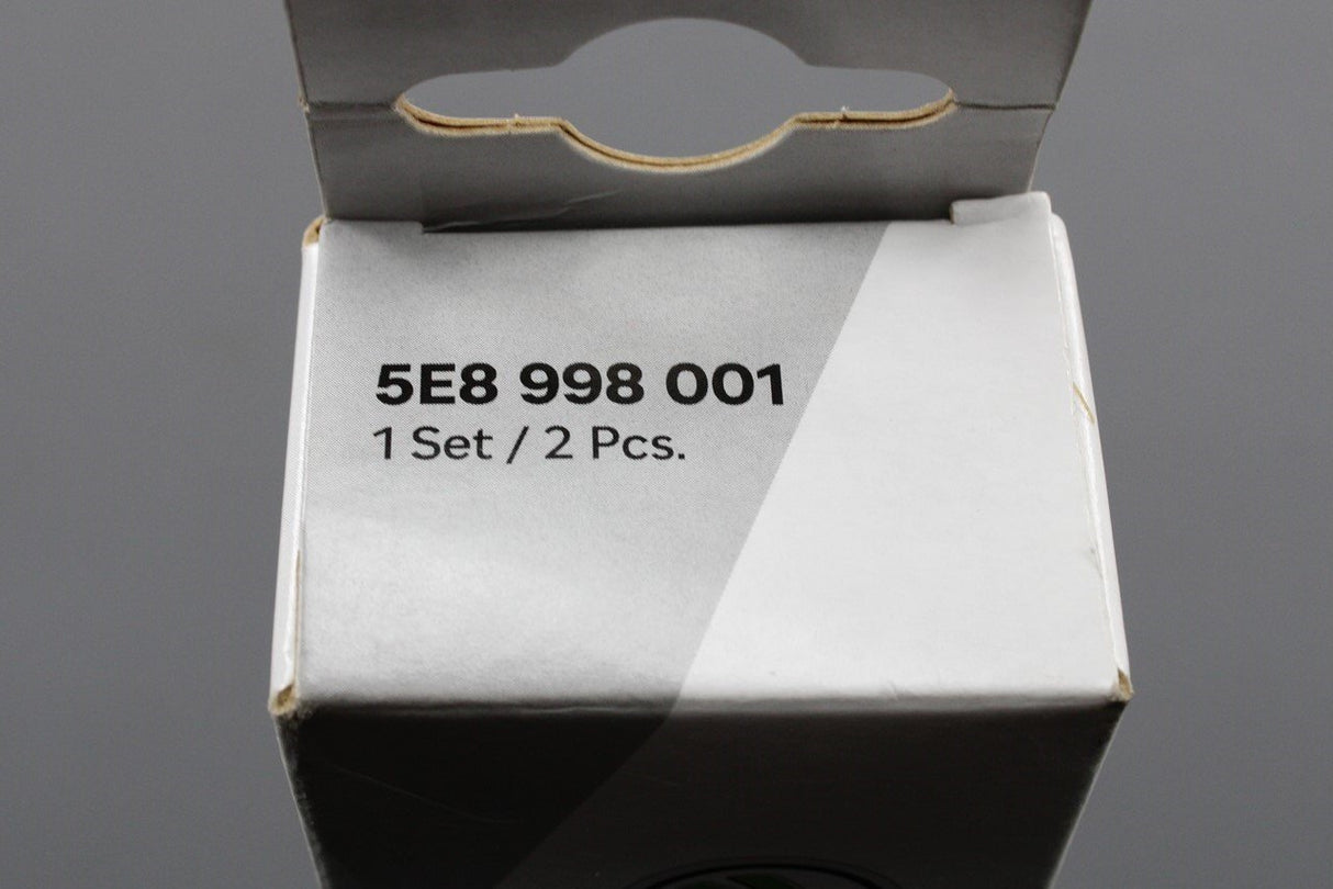 Skoda Octavia 2020-on front windscreen wiper blades set (RHD) 5E8998001