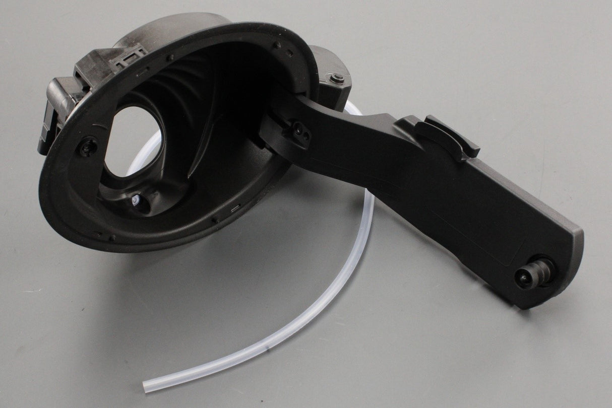 Land Rover Discovery 5 2017-on fuel filler flap LR104419