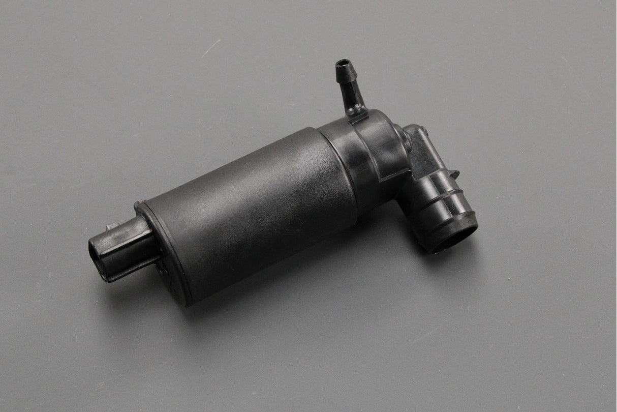 Toyota Avensis Corolla Yaris 2001-09 windscreen washer pump 85330-05031