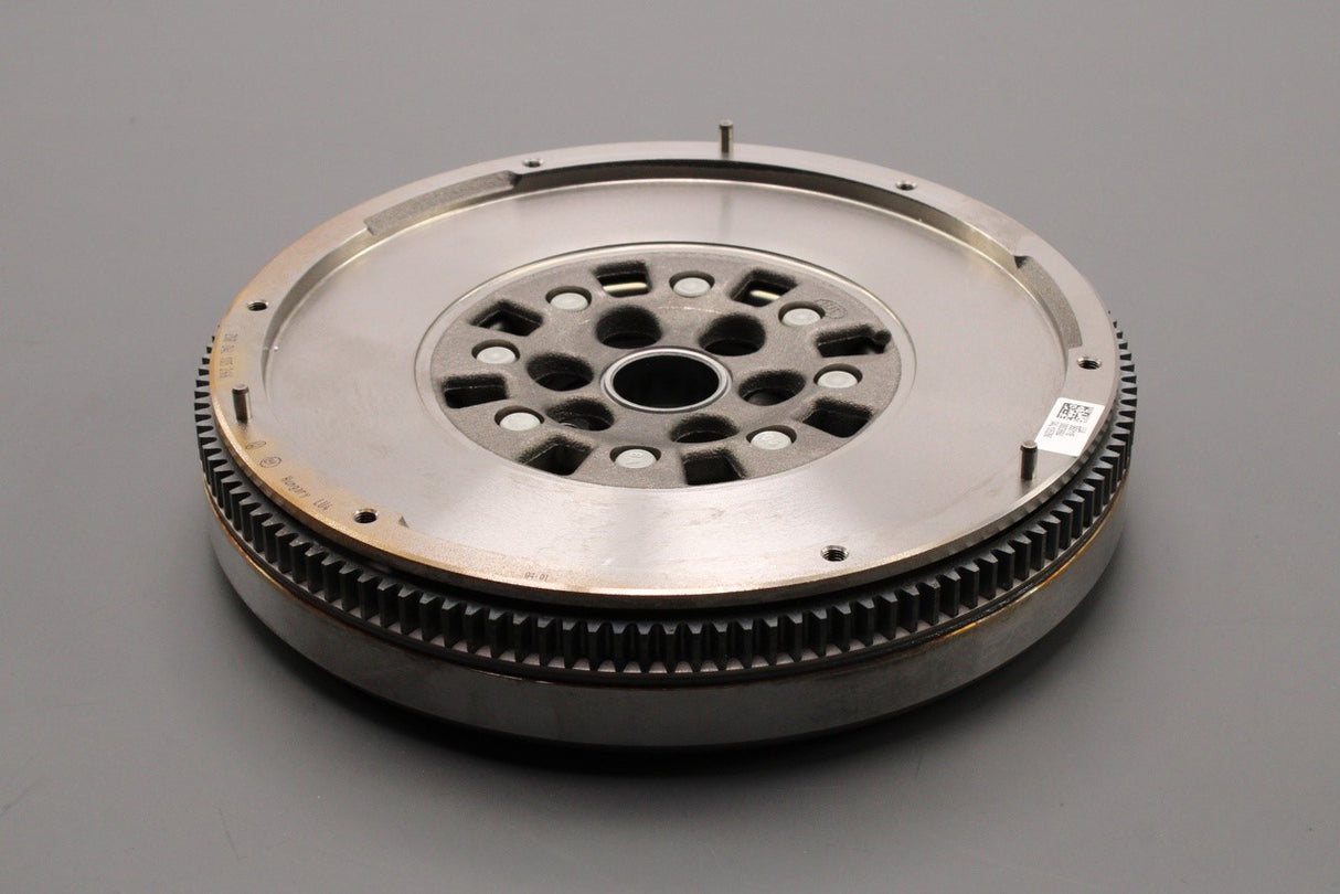 VW Passat B8 Audi Q3 Skoda SEAT 2.0TDI dual mass flywheel 04L105266