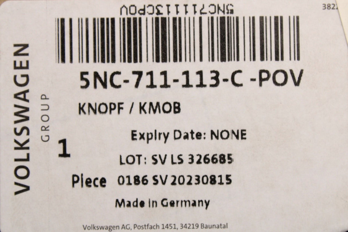 VW Tiguan 2016-2024 6-speed manual gear knob & gaiter 5NC711113C POV