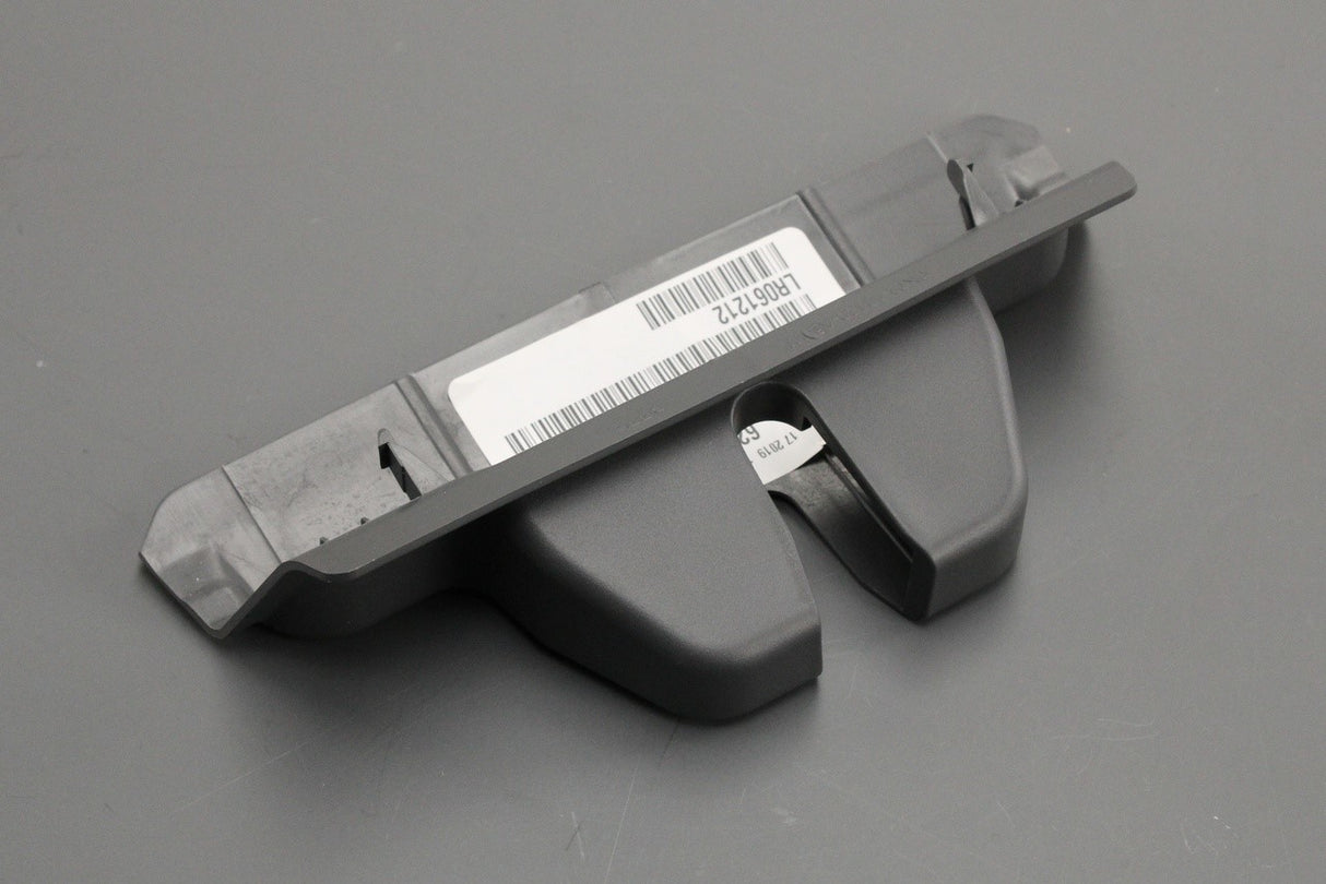 Land Rover Discovery Sport 2015-on boot latch bezel LR061212