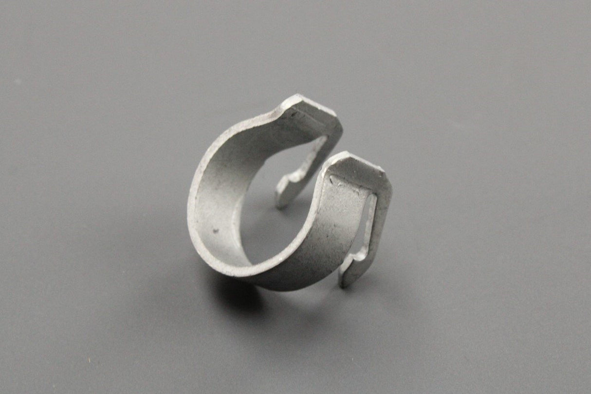 VW Touareg Audi RS4 RSQ3 Skoda injector support clip (petrol) 06J133036B