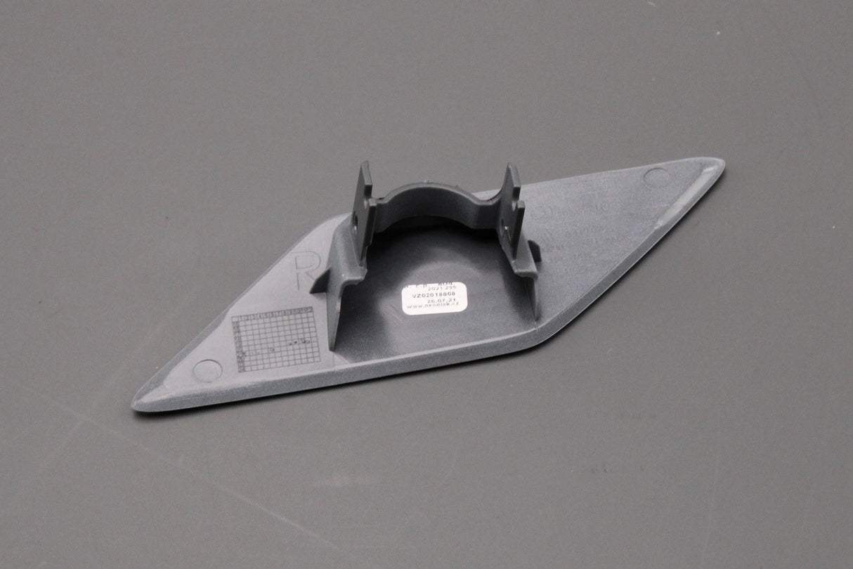 Skoda Kodiaq 2017-2024 headlight washer cover (right) 565955110 GRU