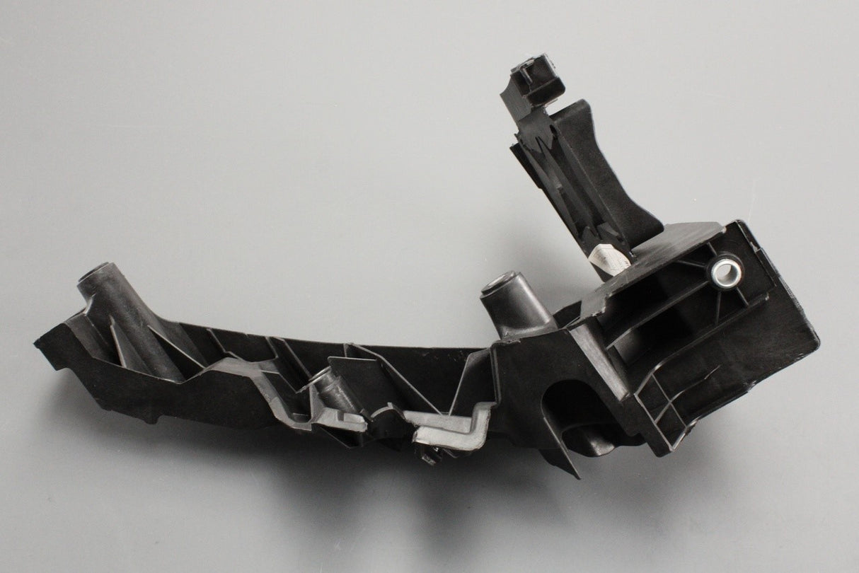 Audi Q5 2009-17 headlight bracket guide (left) 8R0805607B