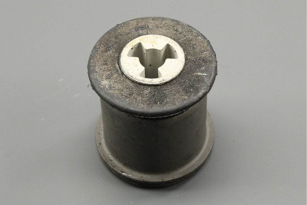 VW Transporter T5 T6 Multivan rear trailing arm bush (x1) 7H0501131A