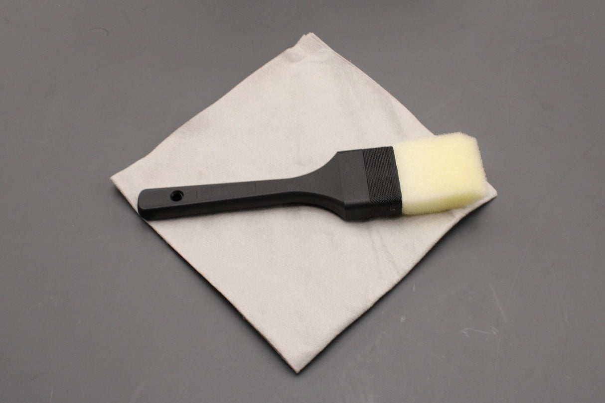 Audi alloy wheel cleaning kit 00A096327020