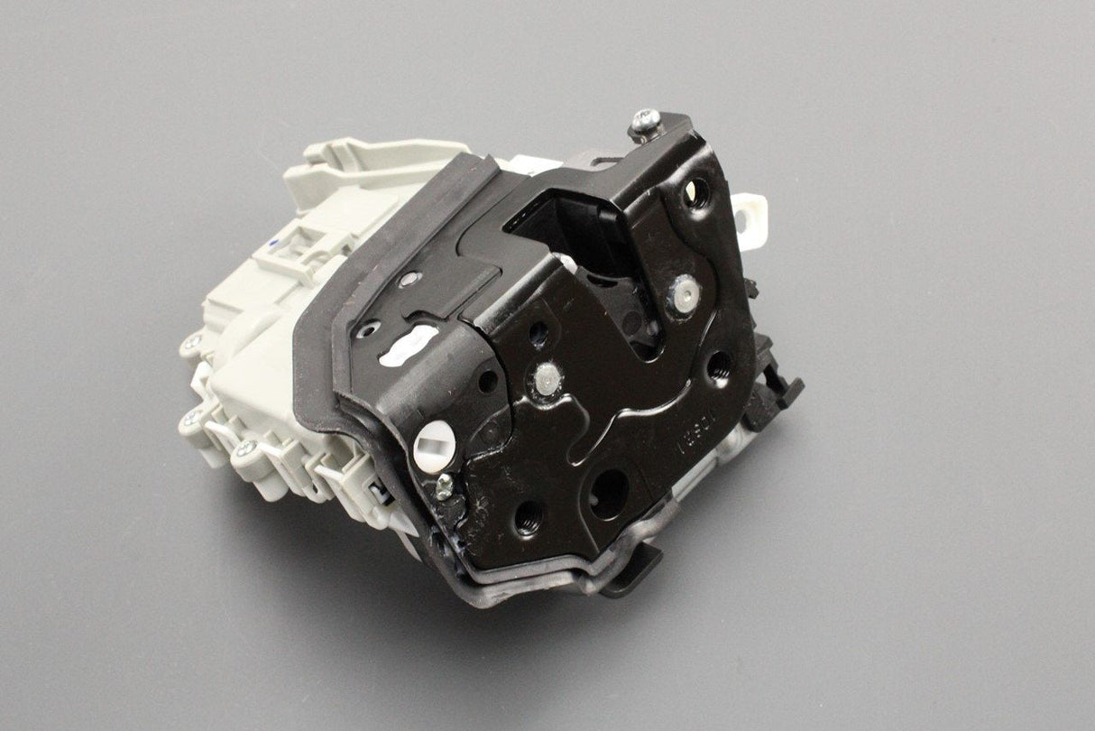VW Touareg Audi A4 A6 A7 Q5 Q7 2010-on door lock (front left) 8J2837015E