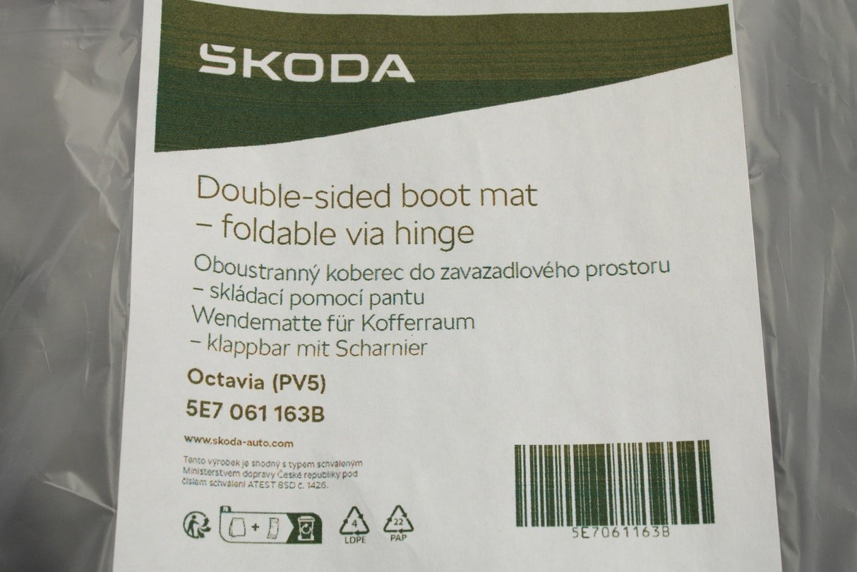 Skoda Octavia Estate 2020-on double sided boot liner mat 5E7061163B