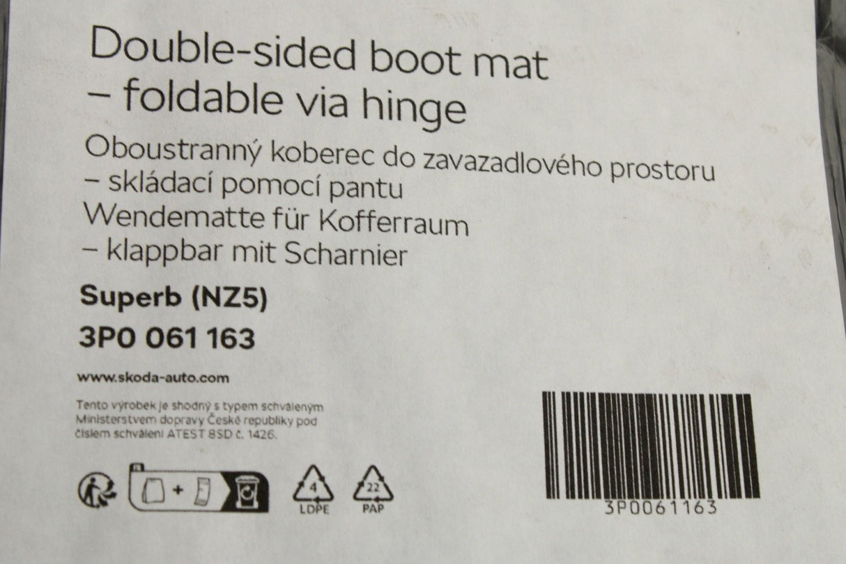 Skoda Superb Estate 2024-on reversible boot liner mat 3P0061163