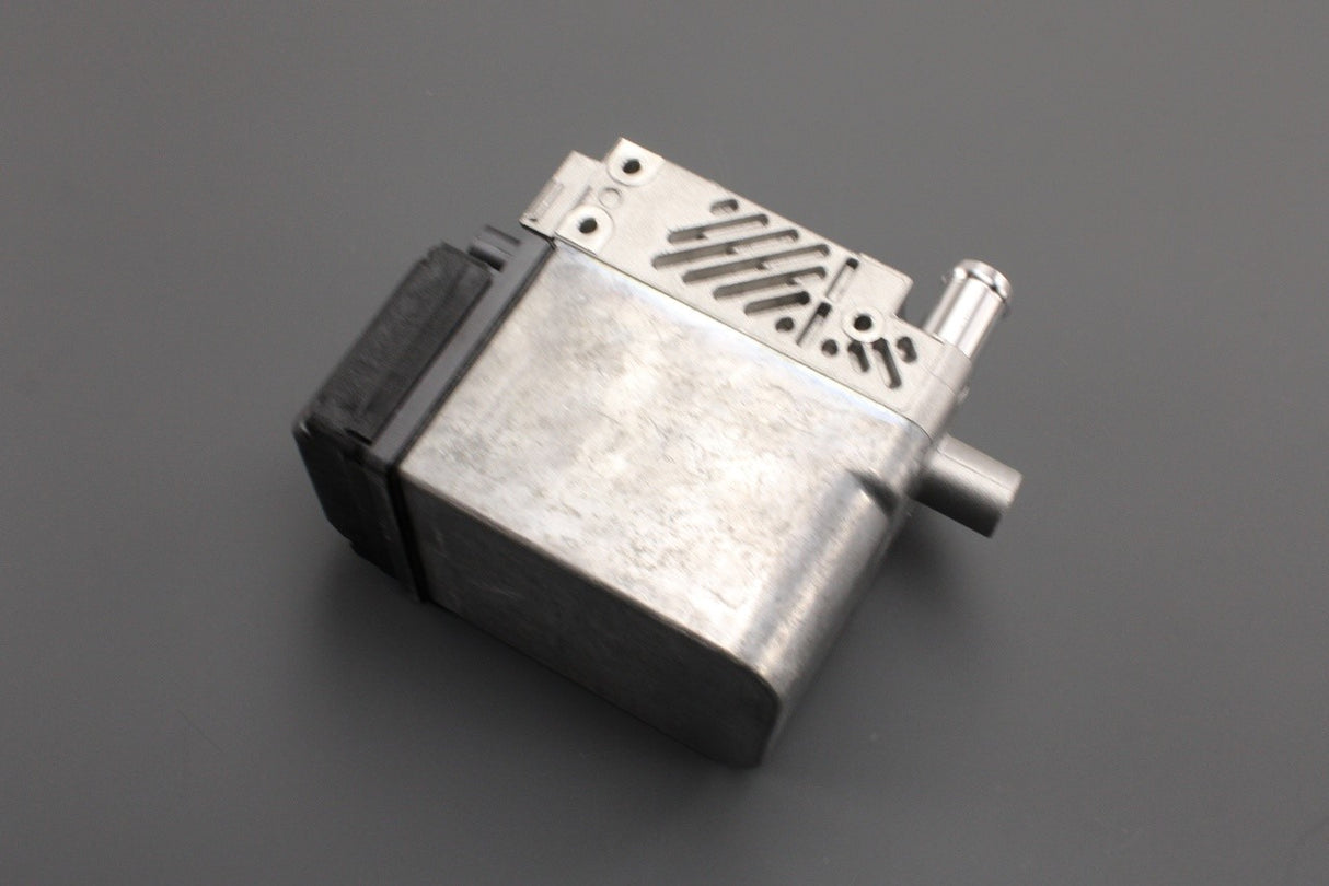 Audi Q7 2010-2015 water circuit heat exchanger housing TDI 4L0819953R