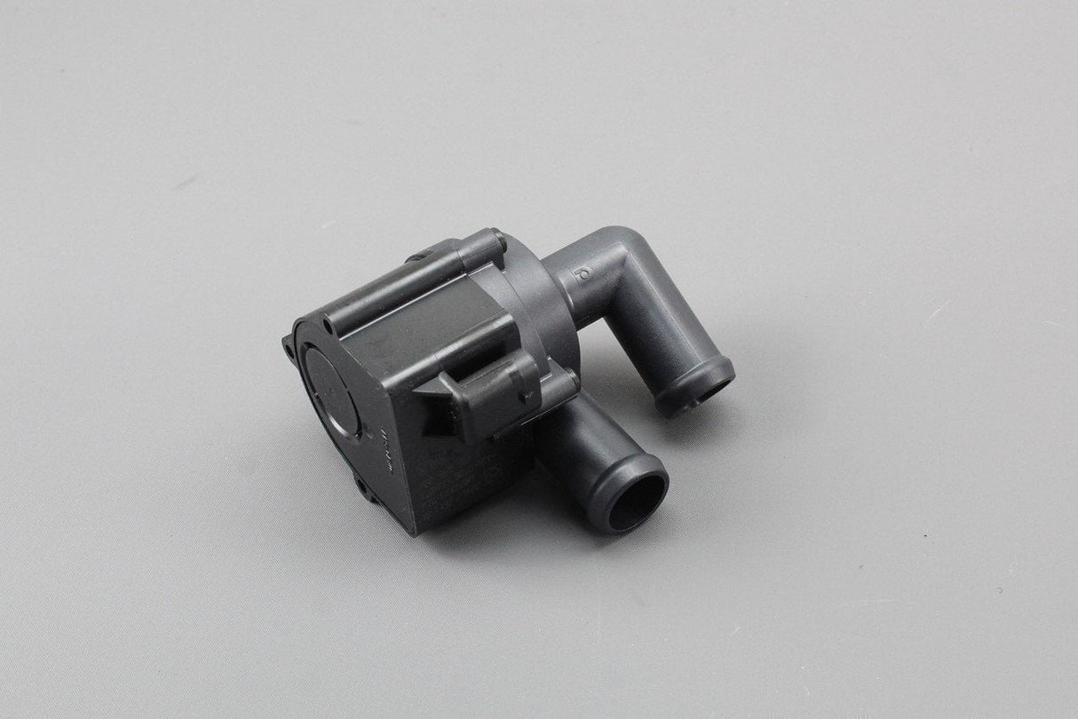 VW Transporter California T6 Additional water coolant pump 7E0965561F
