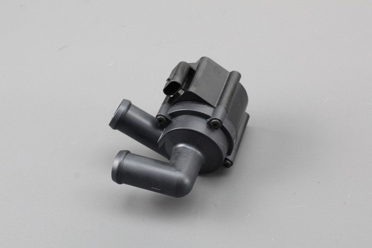 VW Transporter California T6 Additional water coolant pump 7E0965561F