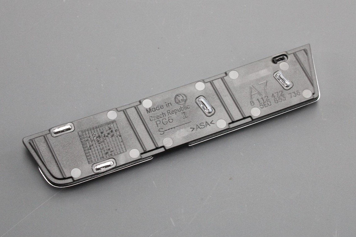 Skoda Octavia 13-17 VRS lettering badge grille emblem (front) 5E0898100