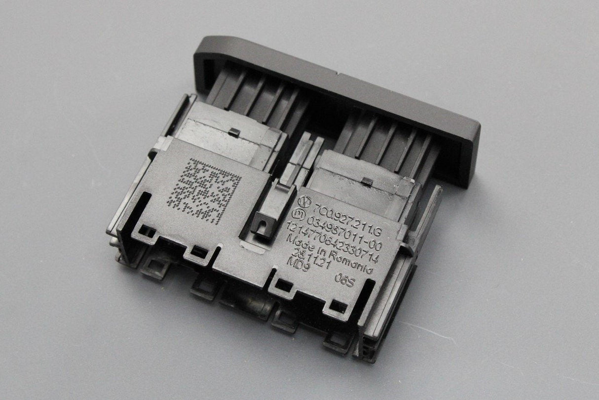 VW Crafter 17-on dashboard blank switch cover centre left 7C0927211G1QB