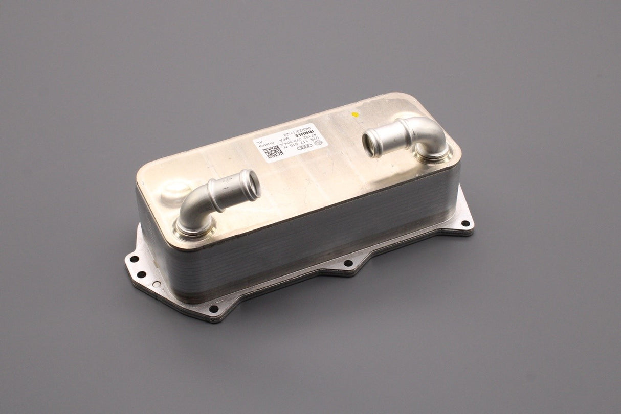 Audi RS6 2013-2018 RS7 2014-2018 4.0 TFSI engine oil cooler 079117015N