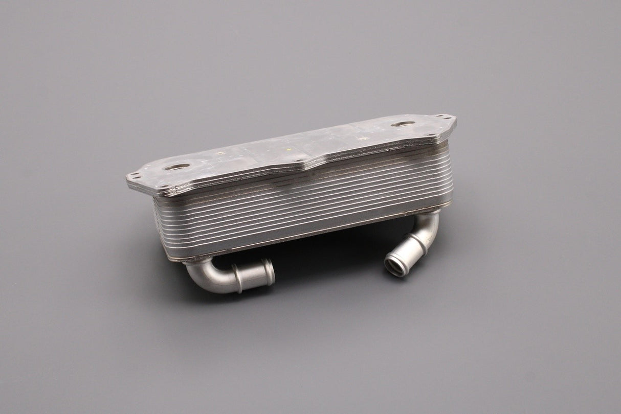 Audi RS6 2013-2018 RS7 2014-2018 4.0 TFSI engine oil cooler 079117015N
