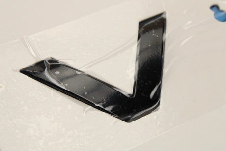 Land Rover Discovery Sport 2015-on 'VERY' bonnet emblem LR162803