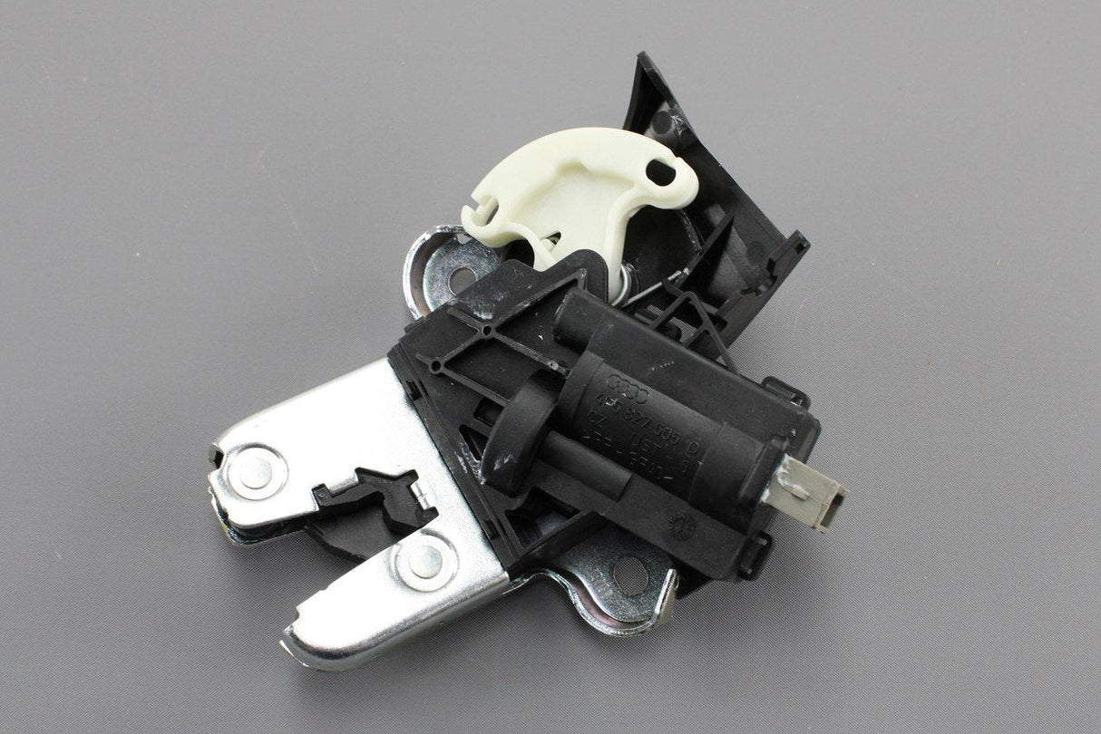 Audi A4 S4 A5 S5 A6 A8 RS4 RS5 RS6 VW Passat boot lid latch 4F5827505D