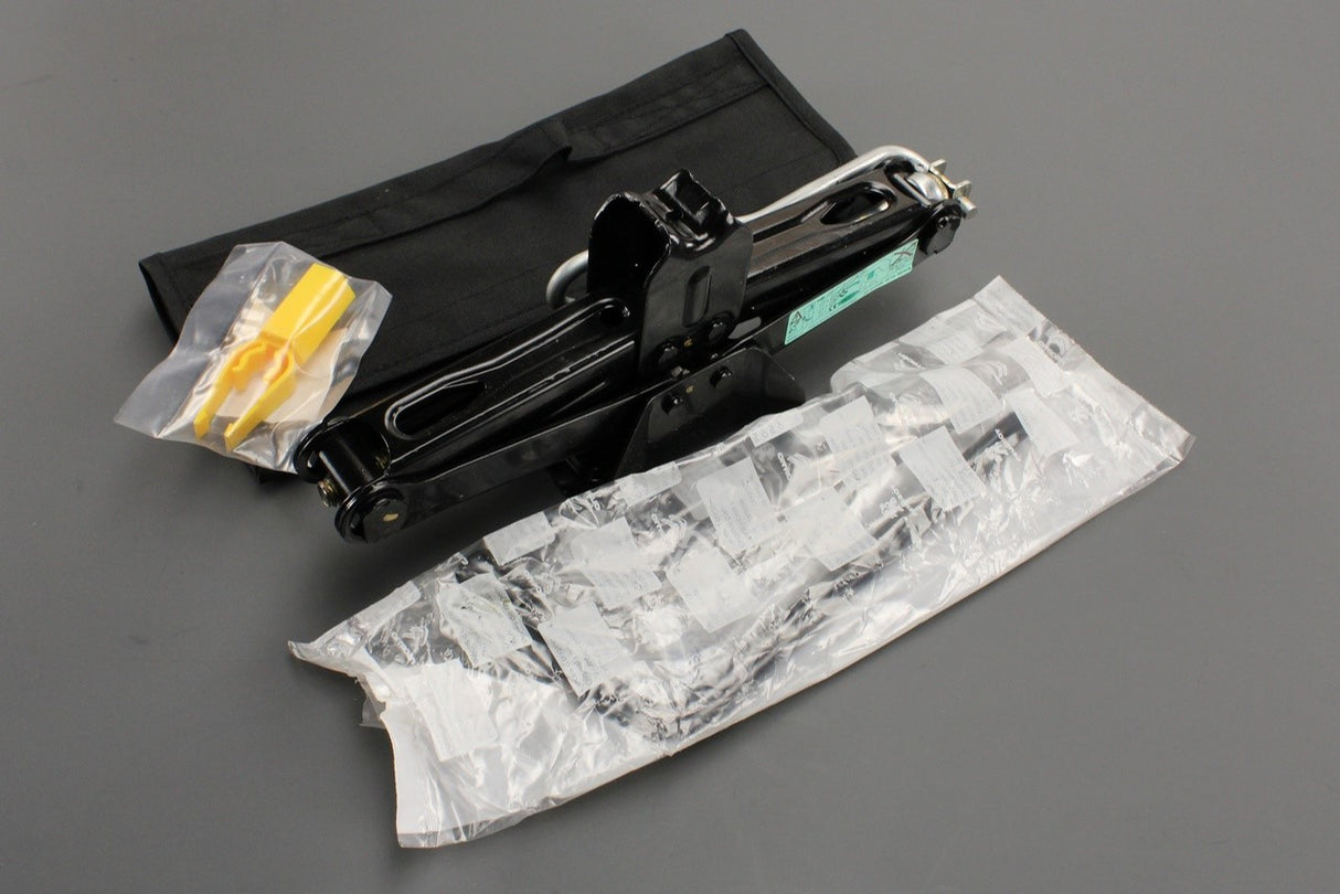 Vauxhall Mokka 2020-on spare wheel tool kit 9843805480