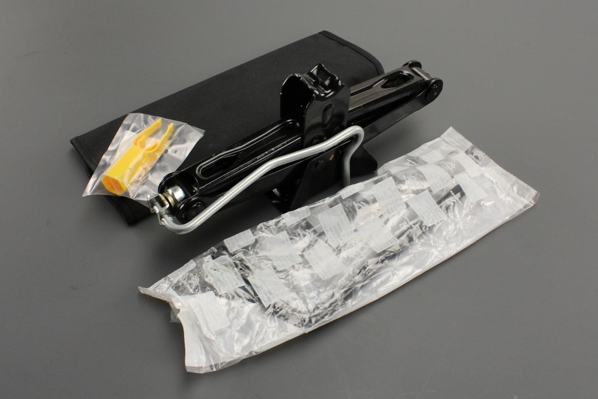 Vauxhall Mokka 2020-on spare wheel tool kit 9843805480